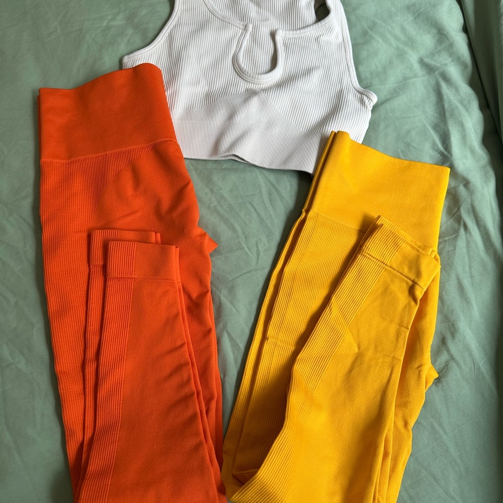 SET Active Orange Leggings and white tank